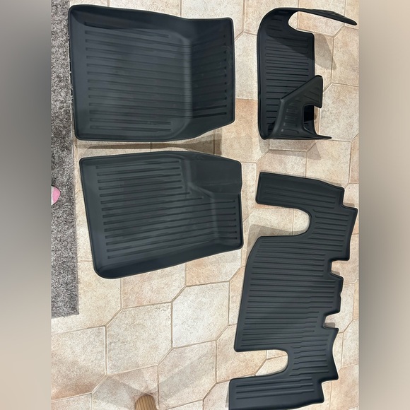 Wennebird all weather slip proof mats for 2021-2023 Tesla model x floor liners - Picture 1 of 6
